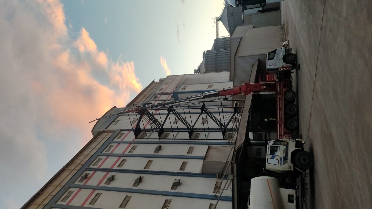 yangın merdiveni, z tipi yangın merdiveni, yönetmeliğe uygun yangın merdiveni, uygun yangın merdiveni, yuvarlak yangın merdiveni, acil çıkış merdiveni, gemici merdiveni, ges merdiveni, çatı çıkış merdiveni